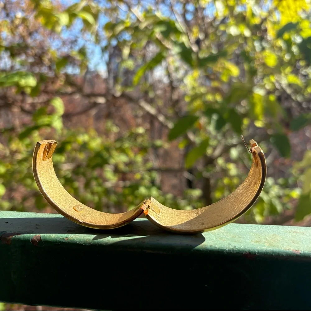 Vintage YSL Yves Saint Laurent Enamel Mosaic Hinged Cuff (c. 1970s–80s)✨ - Picture 8 of 11